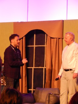 Danny Hargreaves (special effect supervisor) à gauche. Sherlock et Doctor Who